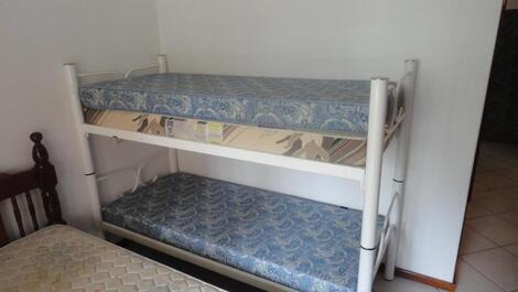 Apartment on the second block, 2 bedrooms, one of which is a suite.