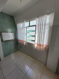Apartamento de un dormitorio con vistas al mar.