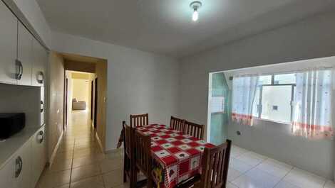Apartamento de un dormitorio con vistas al mar.