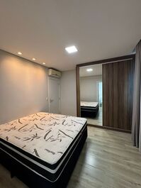 Beachfront Apartment with 3 Suites + 2 Parking Spaces
