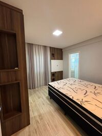 Beachfront Apartment with 3 Suites + 2 Parking Spaces