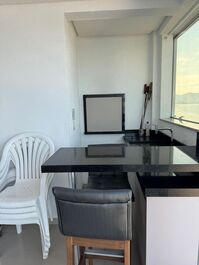 Beachfront Apartment with 3 Suites + 2 Parking Spaces