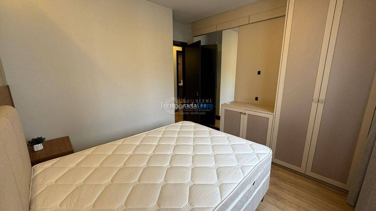 Apartamento para aluguel de temporada em Balneário Camboriú (Praia Central)