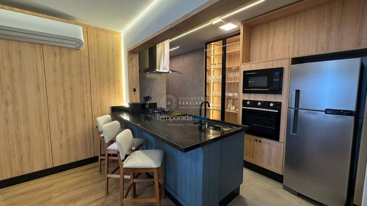 Apartamento para aluguel de temporada em Balneário Camboriú (Praia Central)