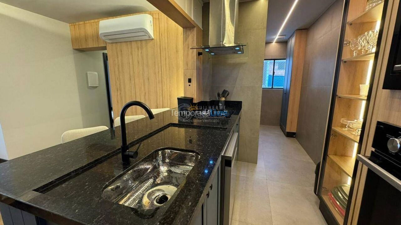 Apartamento para aluguel de temporada em Balneário Camboriú (Praia Central)