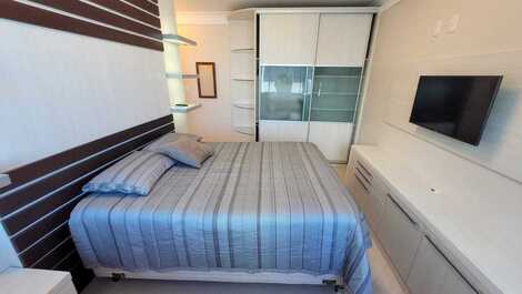 Apartment with 3 suites, facing the avenue.