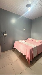 Kitnet Econômica de 2 Quartos – Perto do Catuaí Shopping e Aeroporto