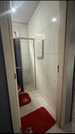 Kitnet Econômica de 2 Quartos – Perto do Catuaí Shopping e Aeroporto