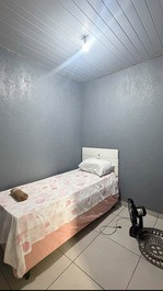 Kitnet Econômica de 2 Quartos – Perto do Catuaí Shopping e Aeroporto