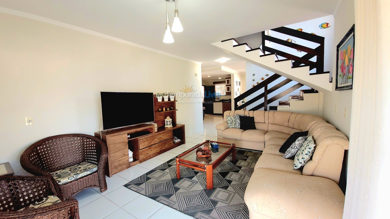 Casa para aluguel de temporada em São Francisco do Sul (Ubatuba)