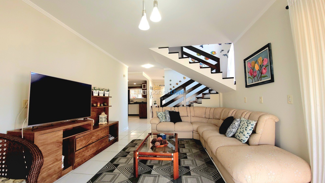 Casa para aluguel de temporada em São Francisco do Sul (Ubatuba)