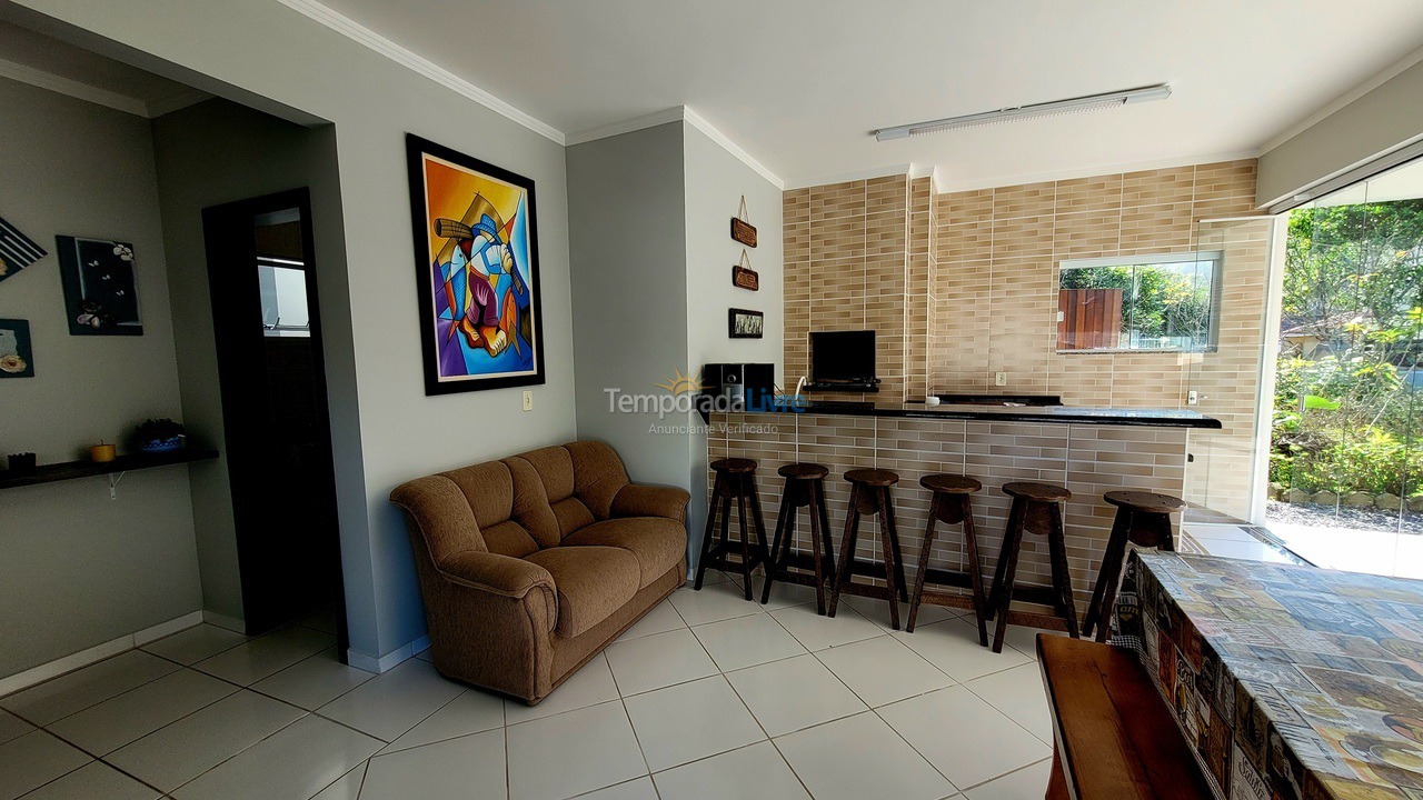 Casa para aluguel de temporada em São Francisco do Sul (Ubatuba)