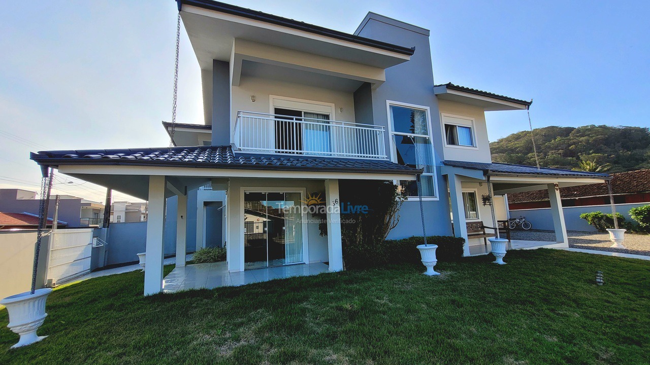 Casa para aluguel de temporada em São Francisco do Sul (Ubatuba)