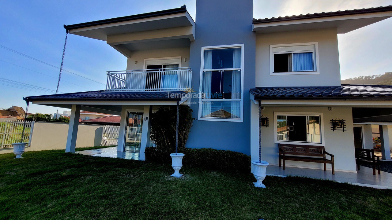 Casa para aluguel de temporada em São Francisco do Sul (Ubatuba)