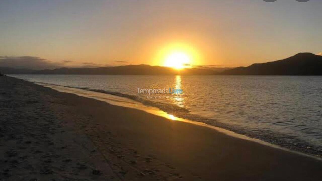 Apartamento para aluguel de temporada em Florianopolis (Daniela)