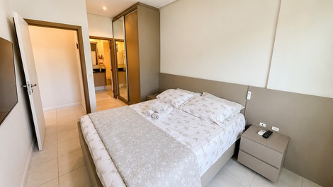 🏣🌅Apto de 2 dorm frente mar, condomínio pé na areia🏖️