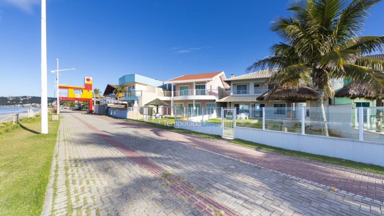 Casa para aluguel de temporada em Bombinhas (Praia de Bombas)
