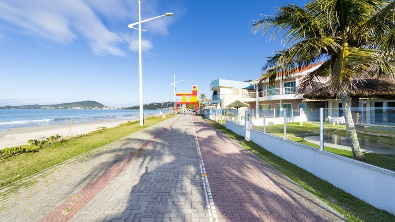 Casa para aluguel de temporada em Bombinhas (Praia de Bombas)