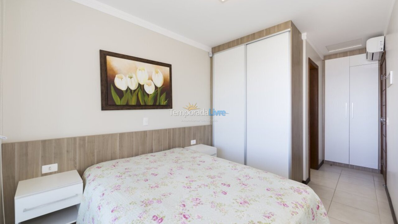 Casa para aluguel de temporada em Bombinhas (Praia de Bombas)