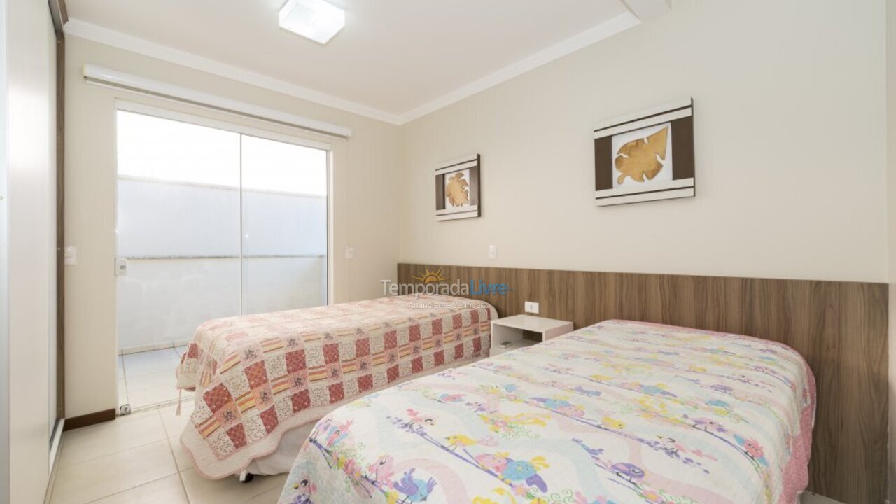Casa para aluguel de temporada em Bombinhas (Praia de Bombas)