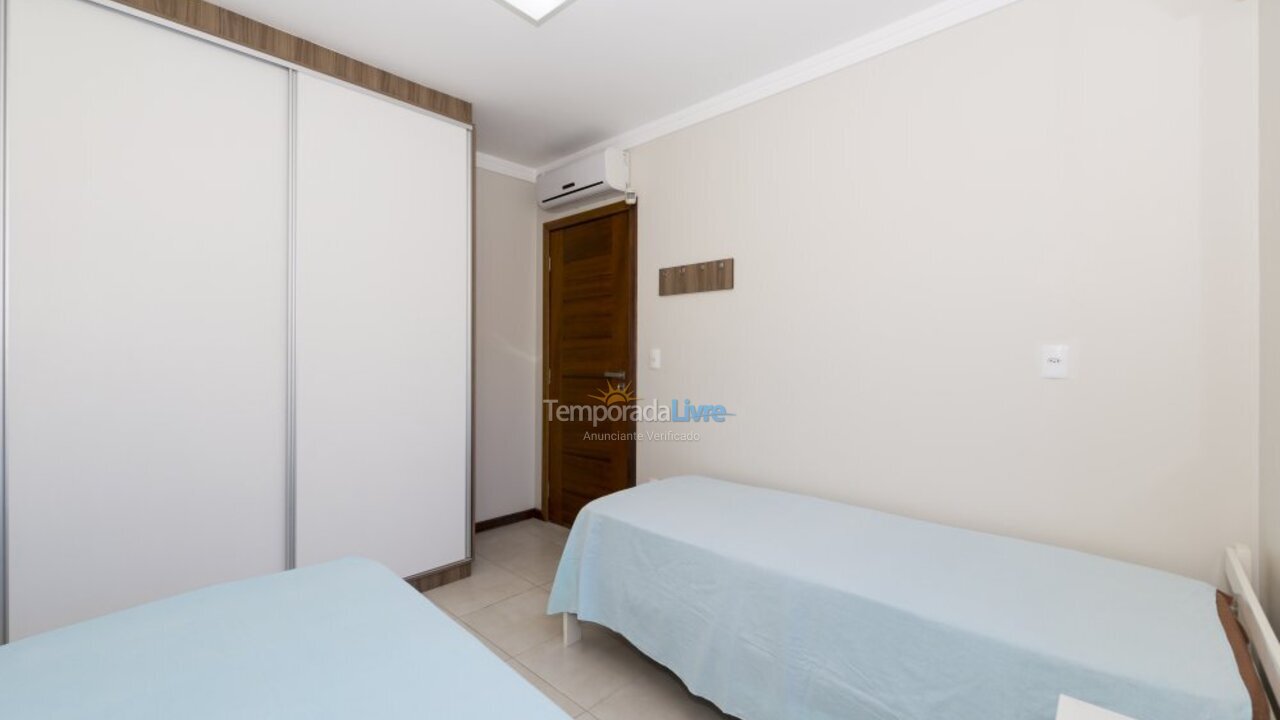 Casa para aluguel de temporada em Bombinhas (Praia de Bombas)