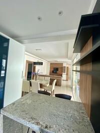 Apartamento de 4 Suítes na Segunda Quadra