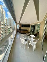 Apartamento de 4 Suítes na Segunda Quadra