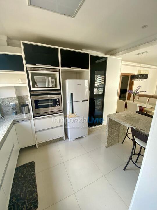 Apartamento para aluguel de temporada em Itapema (Meia Praia)