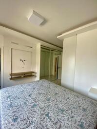 Apartamento de 4 Suítes na Segunda Quadra