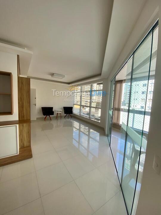 Apartamento para aluguel de temporada em Itapema (Meia Praia)