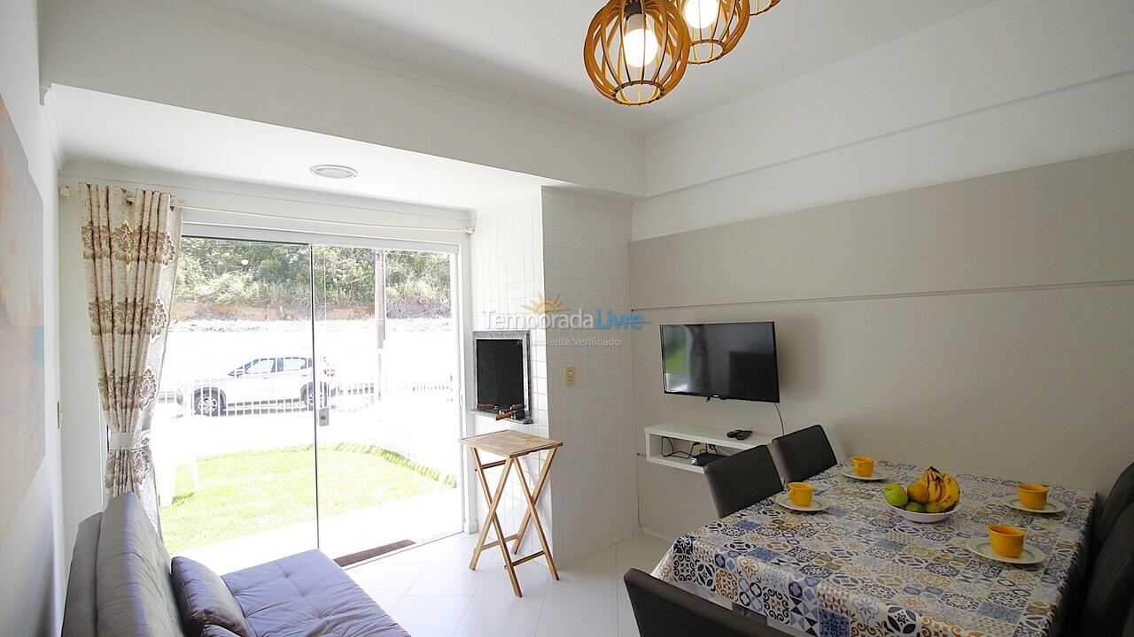 Apartamento para aluguel de temporada em Bombinhas (Praia de Quatro Ilhas)