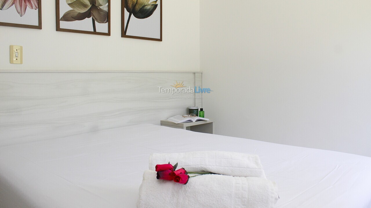 Apartamento para aluguel de temporada em Bombinhas (Praia de Quatro Ilhas)