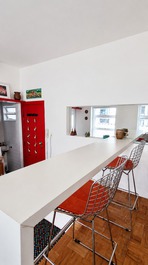 Studio with partial sea view/Beach block away