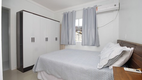 Apartamento con 2 suites y vista al mar en la playa de 4 islas.