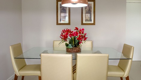 Apartamento con jardín, 3 dormitorios y vistas al mar en la playa de Canto Grande.