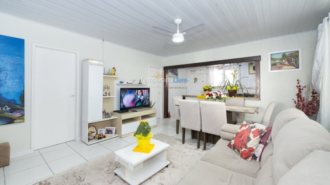 Casa para aluguel de temporada em Bombinhas (Praia de Bombas)