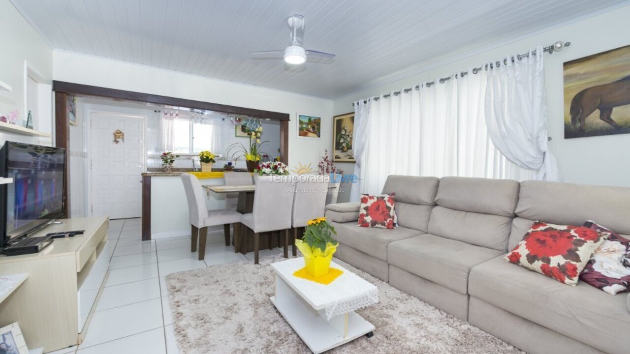 Casa para aluguel de temporada em Bombinhas (Praia de Bombas)