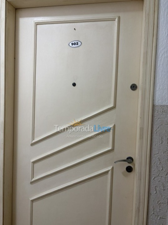Apartamento para aluguel de temporada em Itapema (Meia Praia)