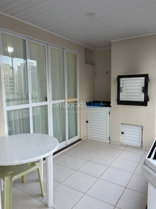 Apartamento para aluguel de temporada em Itapema (Meia Praia)