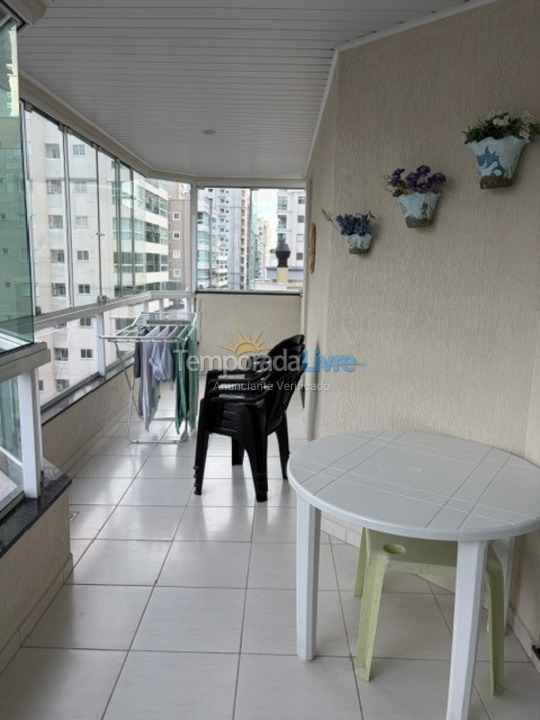 Apartamento para aluguel de temporada em Itapema (Meia Praia)
