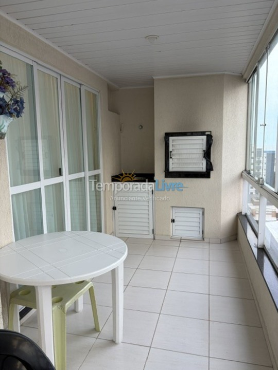 Apartamento para aluguel de temporada em Itapema (Meia Praia)