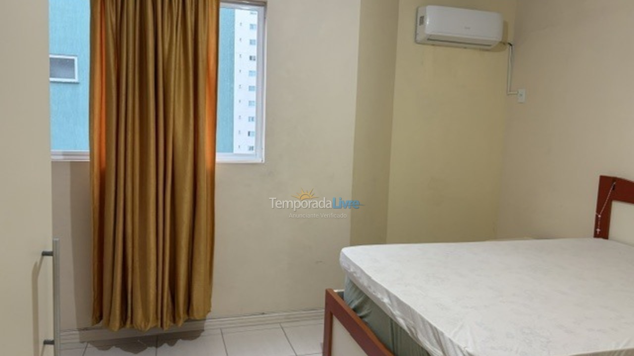 Apartamento para aluguel de temporada em Itapema (Meia Praia)