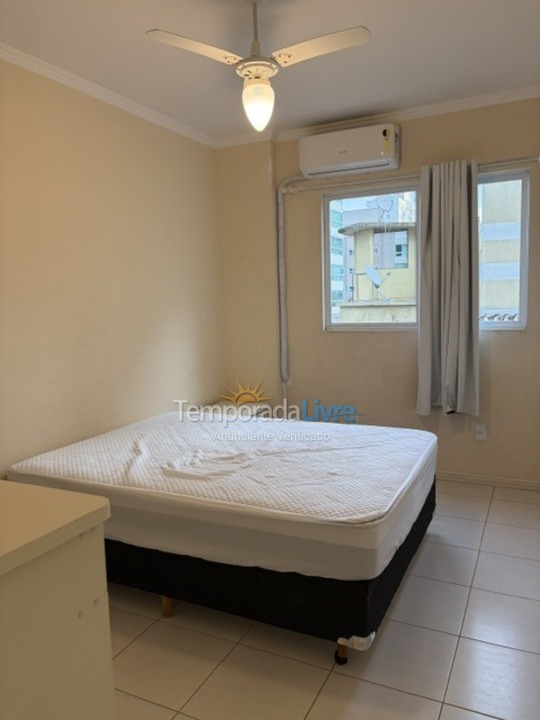 Apartamento para aluguel de temporada em Itapema (Meia Praia)