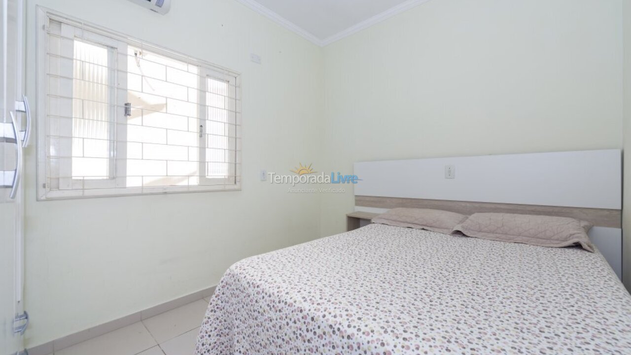 Casa para aluguel de temporada em Bombinhas (Praia de Bombas)