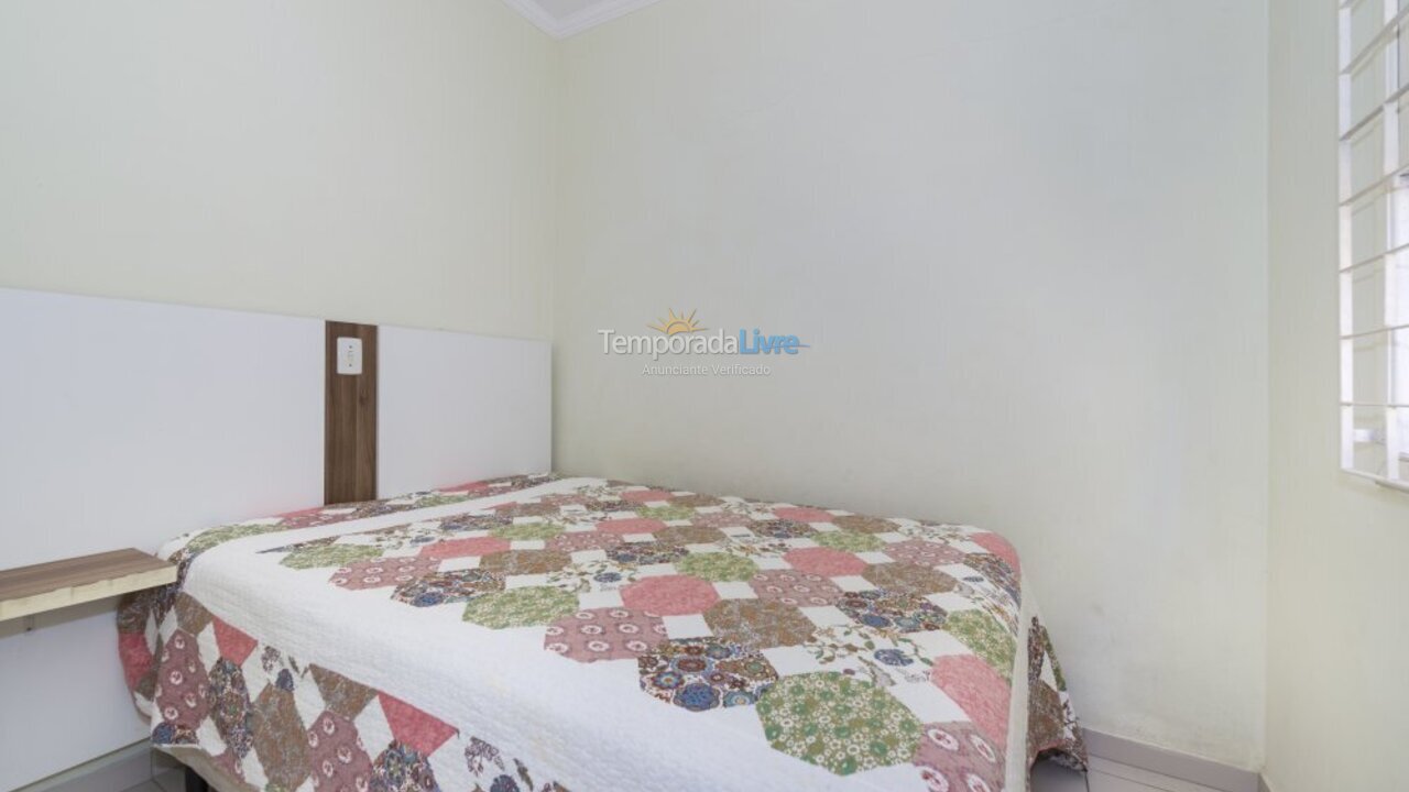 Casa para aluguel de temporada em Bombinhas (Praia de Bombas)