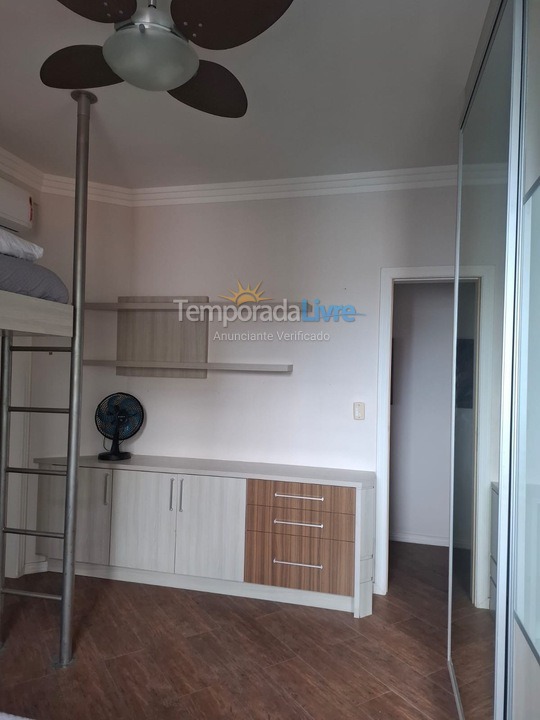 Apartamento para aluguel de temporada em Itapema (Meia Praia)