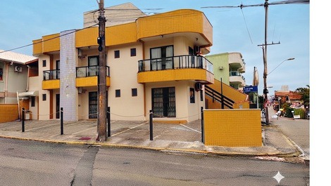 Fachada e estacionamentos