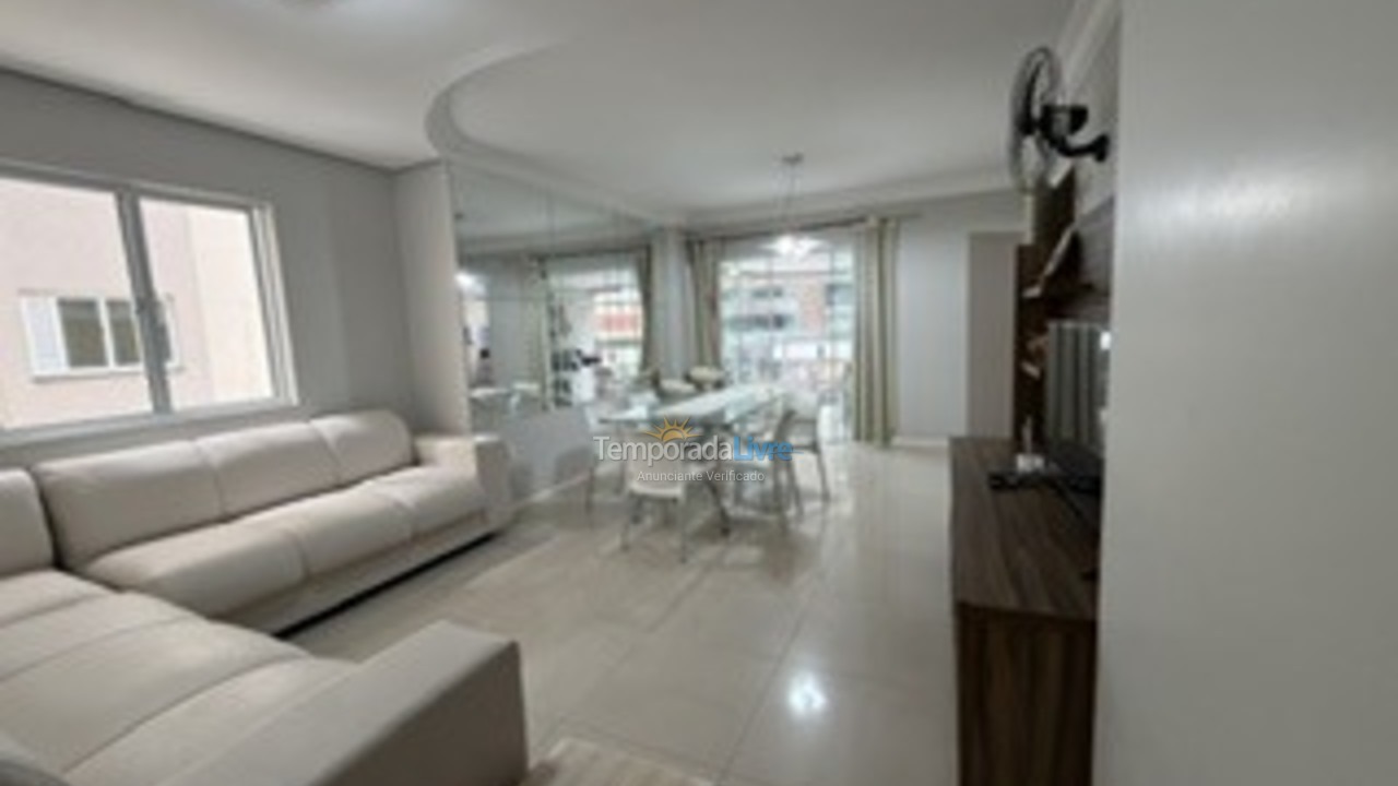Apartment for vacation rental in Itapema (Meia Praia)