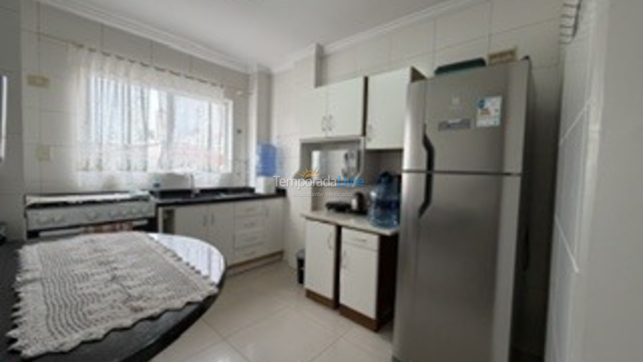 Apartment for vacation rental in Itapema (Meia Praia)