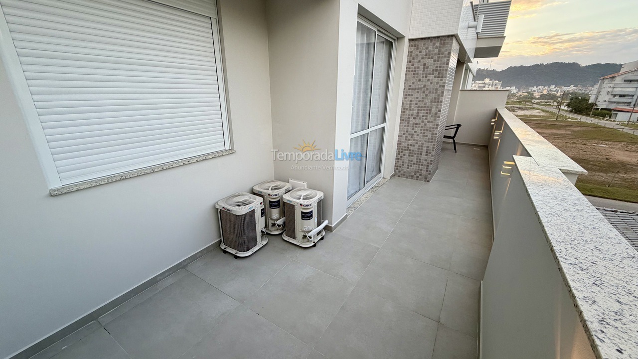 Apartment for vacation rental in Governador Celso Ramos (Praia de Palmas)